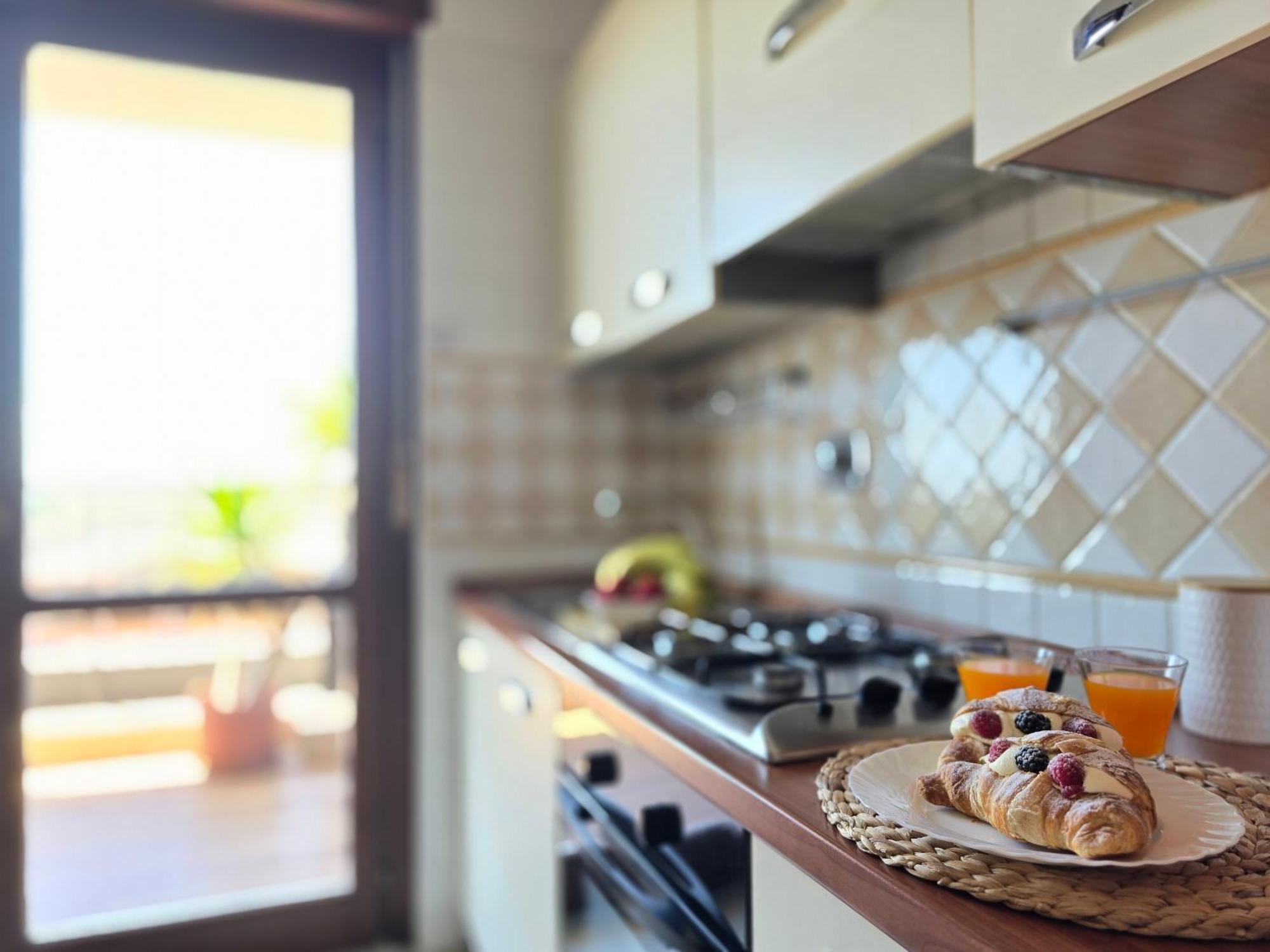 Golden Hour Apartment - Panoramic Terrace Fiumicino Zewnętrze zdjęcie