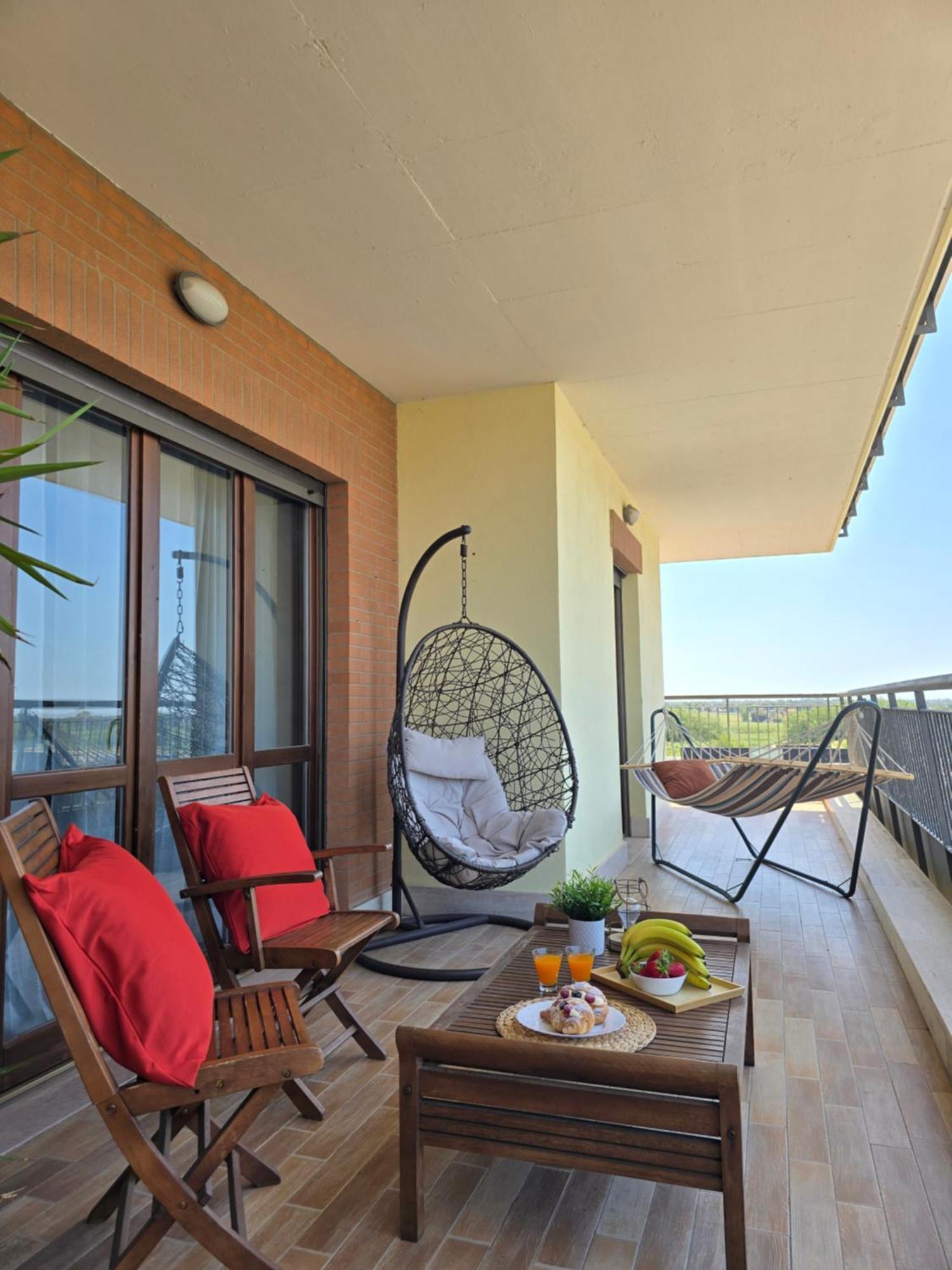 Golden Hour Apartment - Panoramic Terrace Fiumicino Zewnętrze zdjęcie